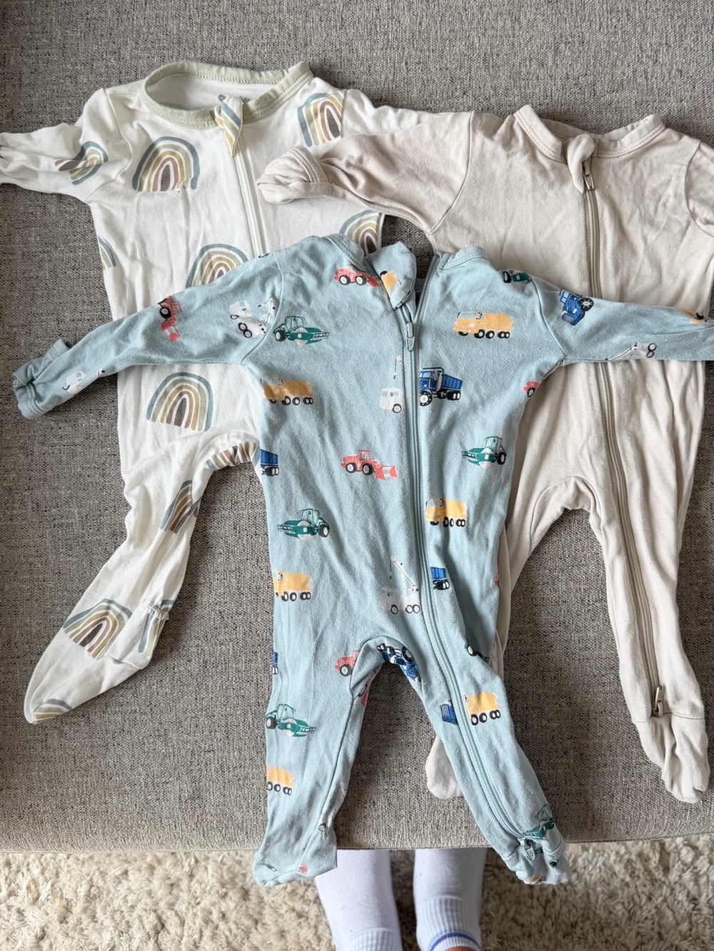 Kyte Baby bundle of 3 bamboo multicolor footies NB 0-3M